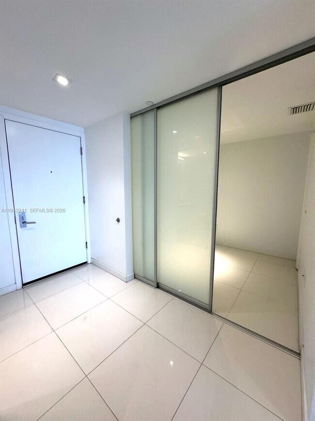 Building Photo - 1600 NE 1st Ave