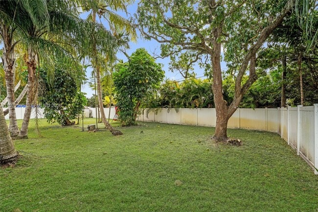 Building Photo - 2534 Monroe St