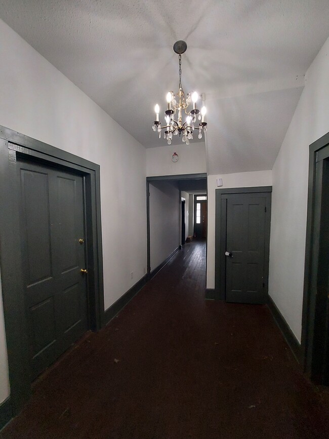 Building Photo - 3805 Lamar St