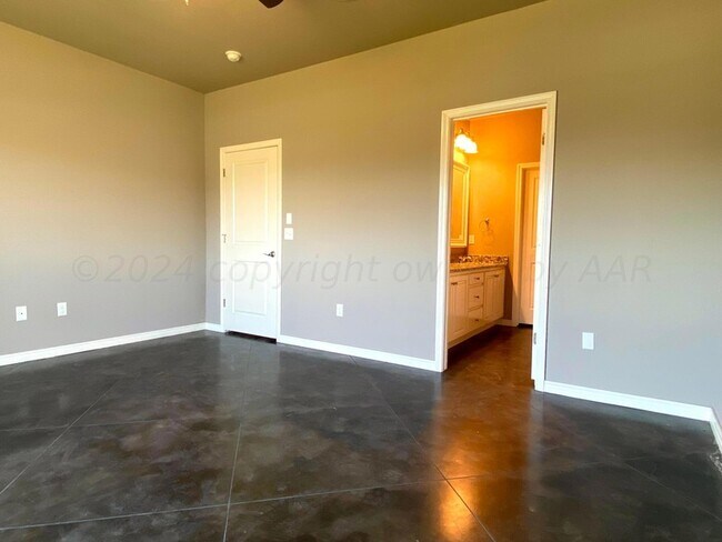 Building Photo - 9608 Sydney Dr