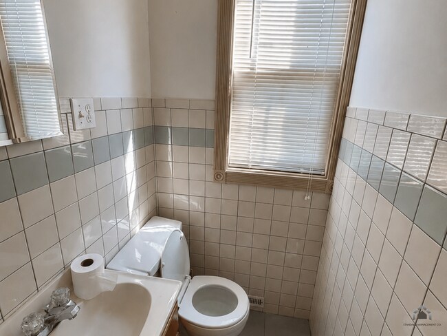 Building Photo - ? Your Next Home Awaits – 3 Bed, 1.5 Bath Single-Family Rental!