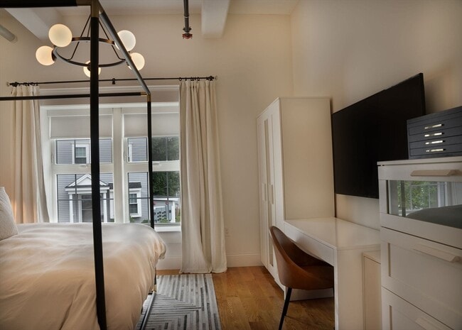 Building Photo - 11 S Mason St