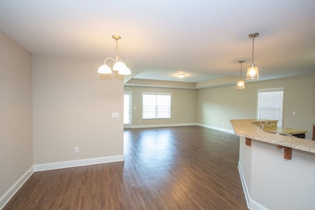 Building Photo - Spacious Full Brick in Athens City Limits!...