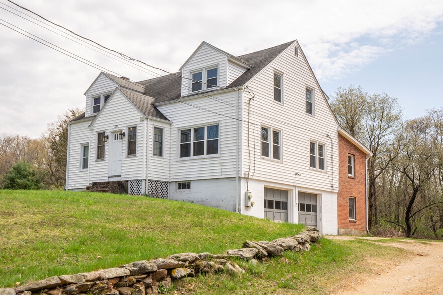 Building Photo - 133 Lake Hayward Rd