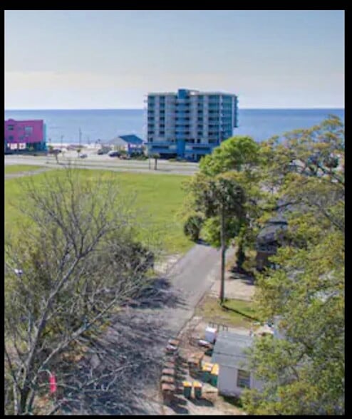 Building Photo - 156 Travia Ave