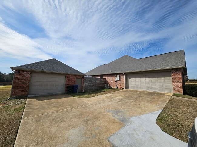 Building Photo - 149 J Bar Run Road