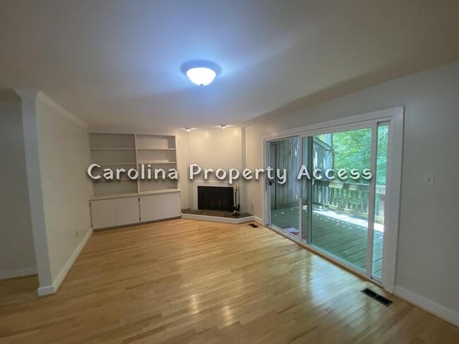 Building Photo - 436 Fairoaks Cir