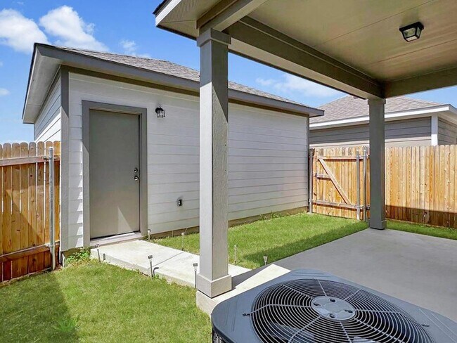 Building Photo - 2145 Arendale Dr