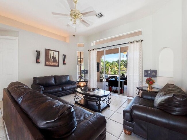 Building Photo - 17945 36th Ct N