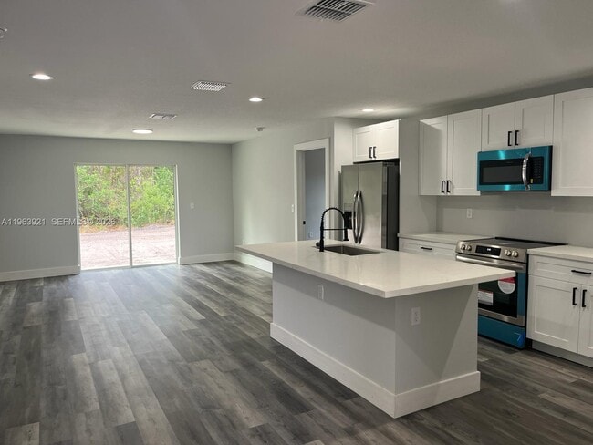 Building Photo - 5511 Ponce De Leon Blvd