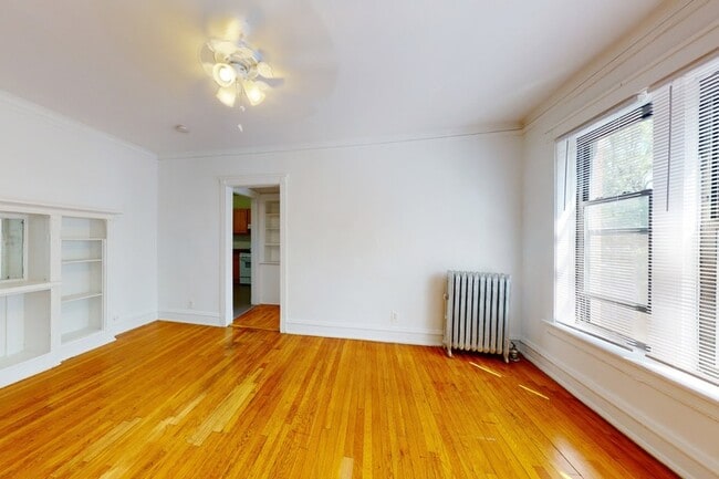 Floorplan - 5339-5345 S. Woodlawn Avenue