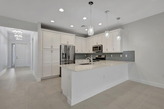 Building Photo - 12557 SW Rain River Dr