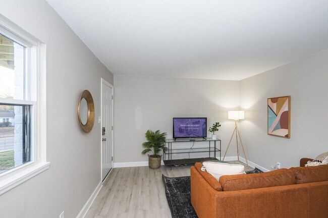 Interior Photo - Roxboro Quads