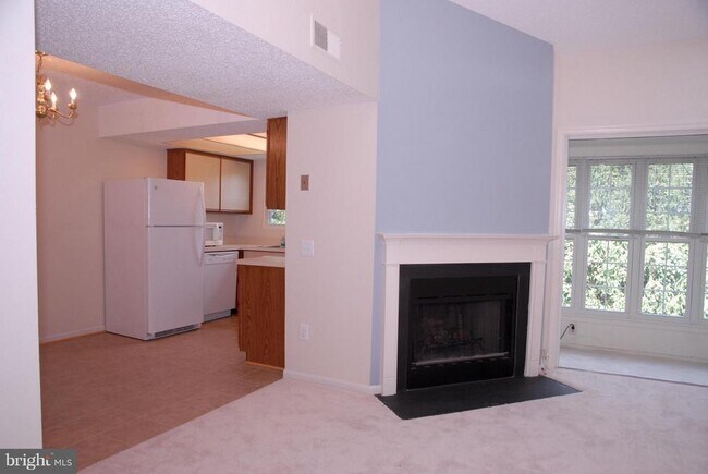 Building Photo - 9230 Niki Pl
