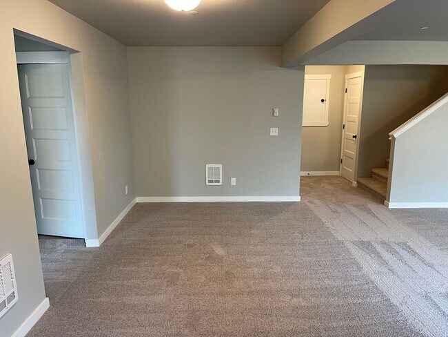Building Photo - Beautiful New 5BD/4BTH Bella Cresta Home f...