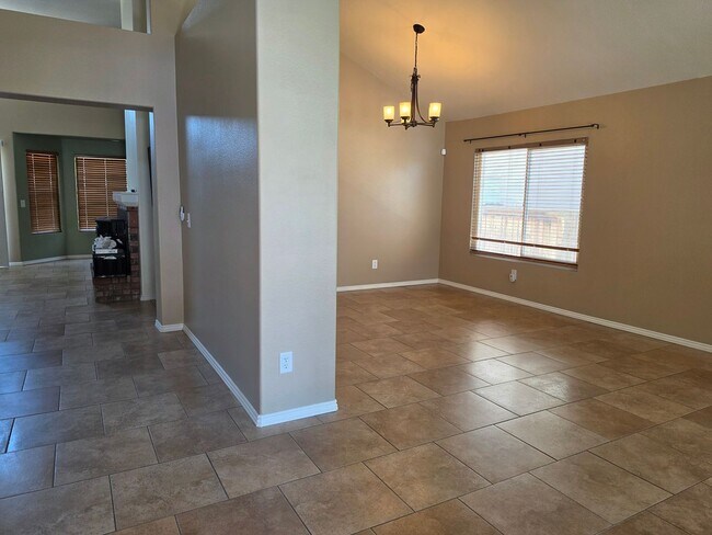 Building Photo - Spacious 4 Bedroom 2 bath Home in Victorville – Landscaping Included!