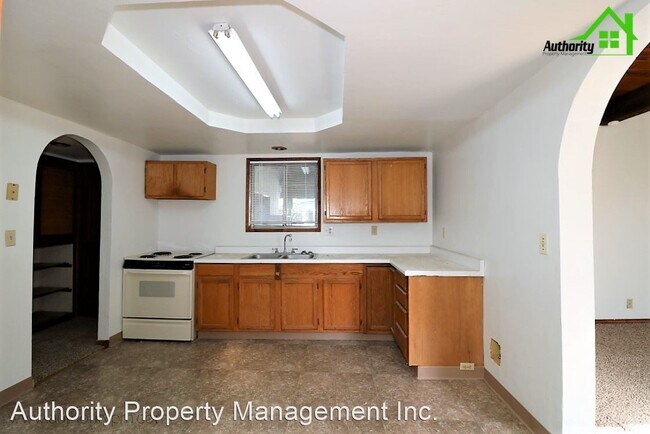 Building Photo - 3 br, 2 bath House - 3194 Veda Street