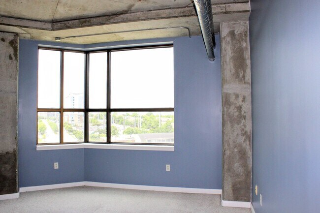 Building Photo - Spacious, beautiful loft with separate bedroom and office for rent in Downtown Atlanta