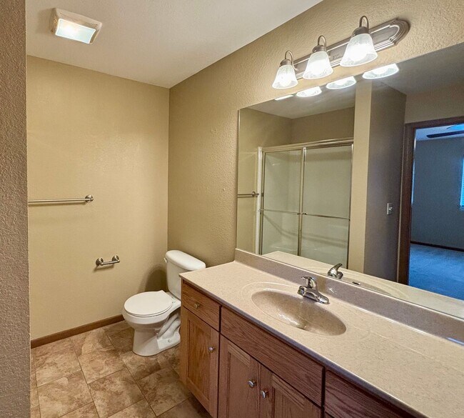 Building Photo - Room to Live, Space to Enjoy – 4 Bed / 2.5...