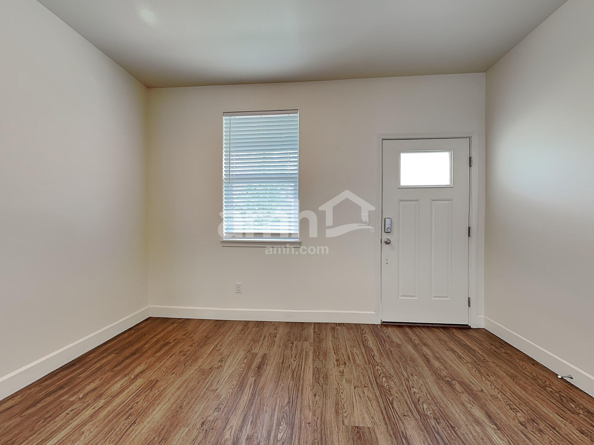 Building Photo - 13911 106th Ave E