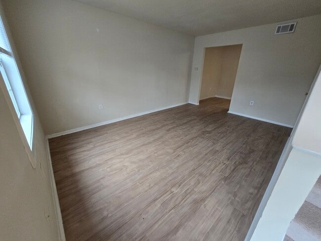 Building Photo - 1707 Chicago Ave