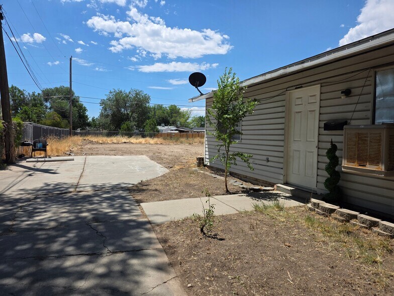 Building Photo - 1521 W 900 S