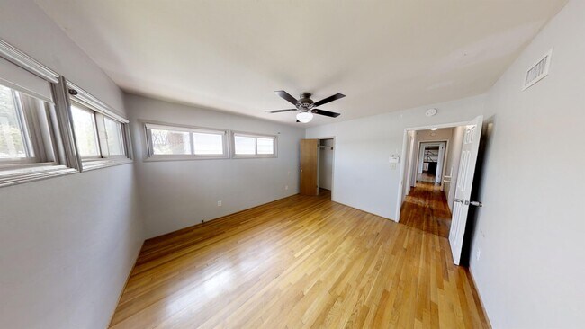 Building Photo - 5018 Rockford Dr