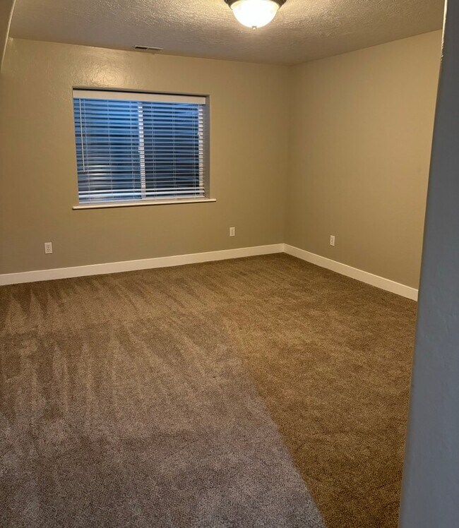 Building Photo - 9789 Timp View Dr