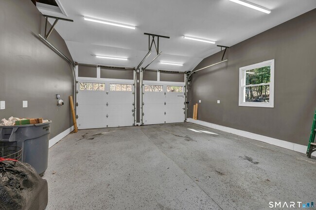 Building Photo - 240 Great Plain Rd