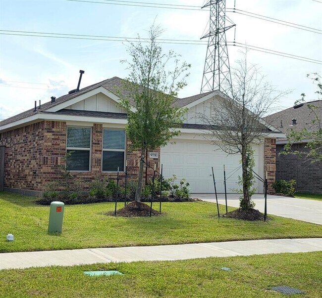 Building Photo - 9731 Atwood Lake Dr