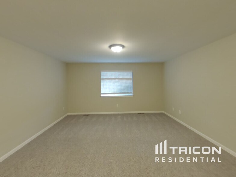 Building Photo - 4241 17th Way NE