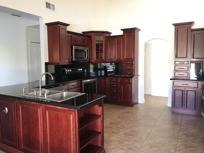 Building Photo - 16451 SW 84th Ct