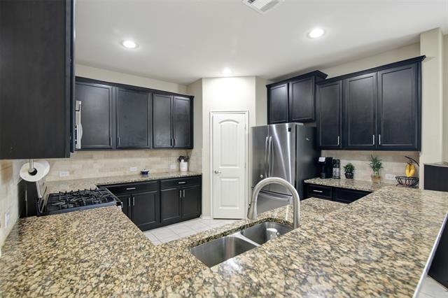 Building Photo - 628 Crowell Dr