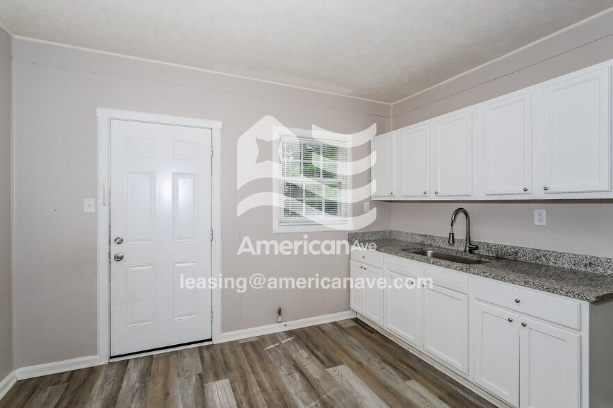 Building Photo - 2065 Telfair St