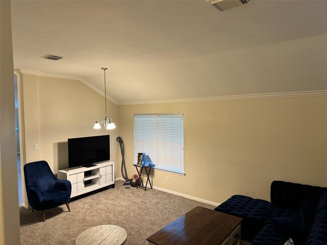 Building Photo - 835 Dracena Ct