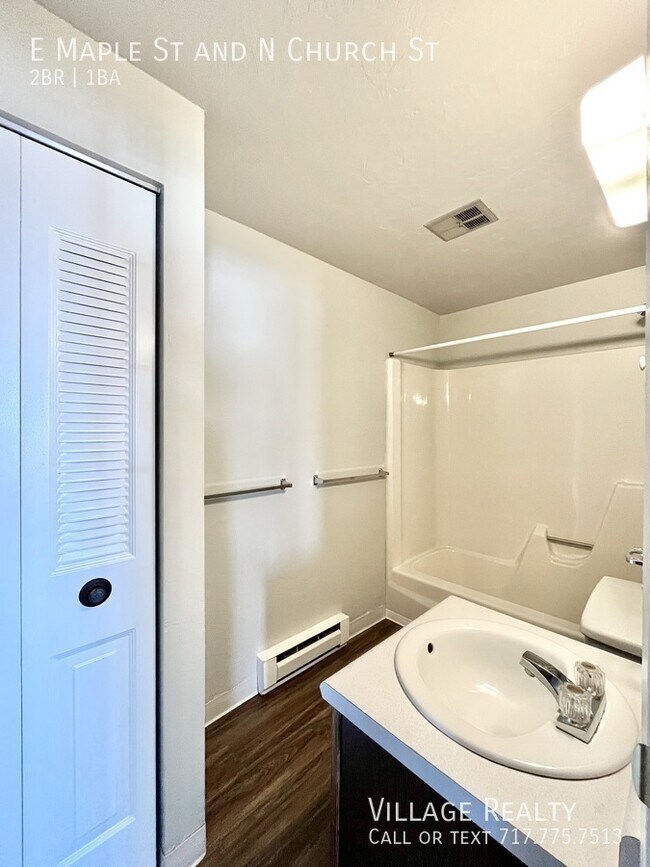 Building Photo - 361 E Maple St