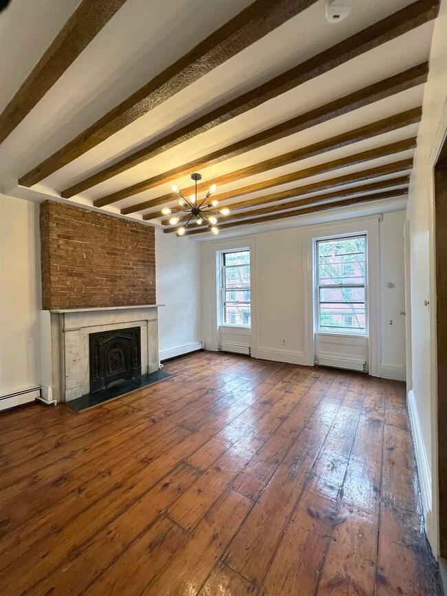 Building Photo - 283 Barrow St