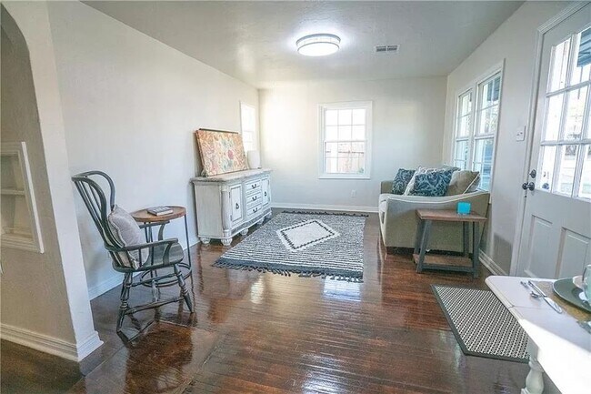 Building Photo - 3044 NW 45th St