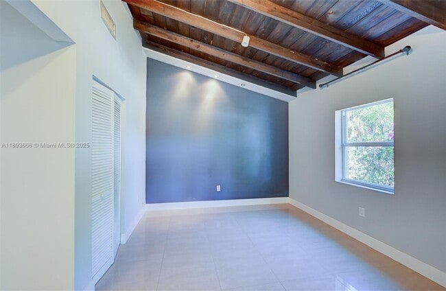 Building Photo - 4617 N Andrews Ave
