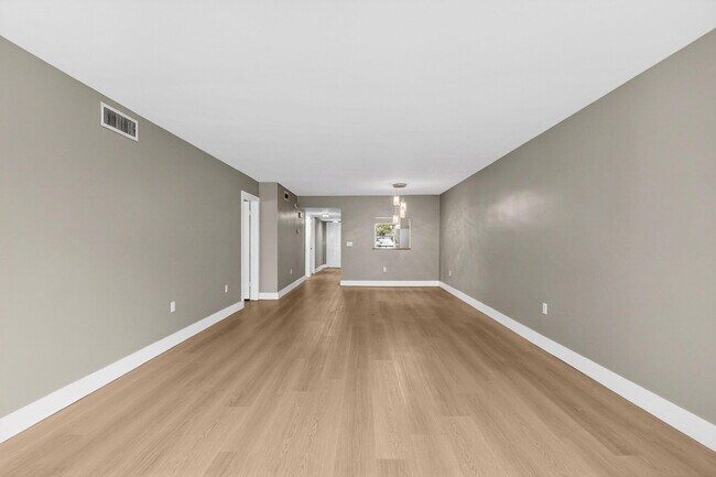 Building Photo - 2018 SW 29th Ct
