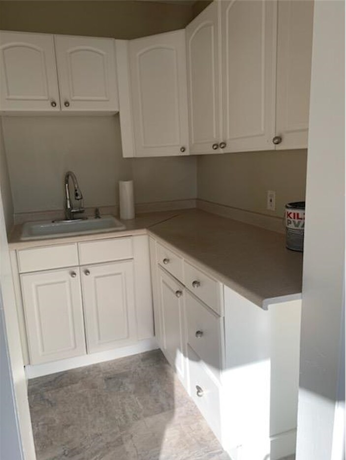 Kitchenette - 52 Johnson St