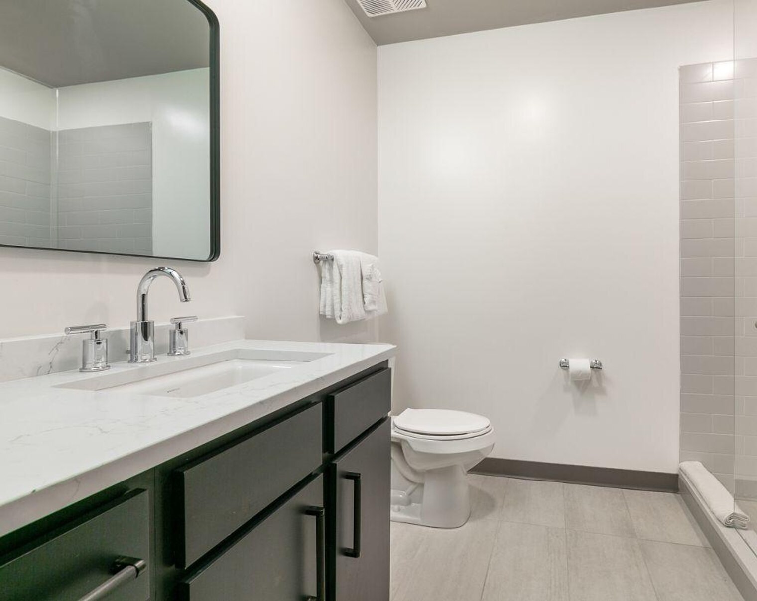 Building Photo - 611 Commerce St