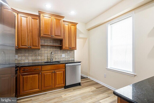 Building Photo - 3987 Terrace St