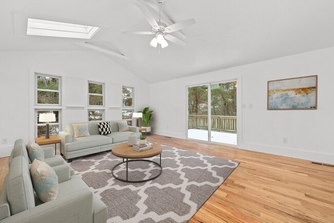 Building Photo - 4 Oaken Bucket Ln