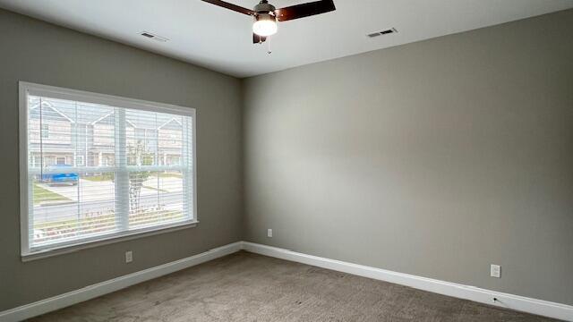 Building Photo - 564 NE Bellingham Dr