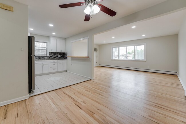 Building Photo - 263 Palisade Ave