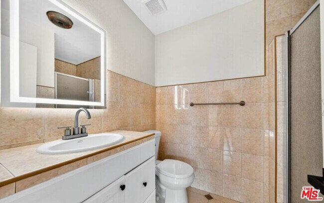 Building Photo - 5252 Coldwater Canyon Ave