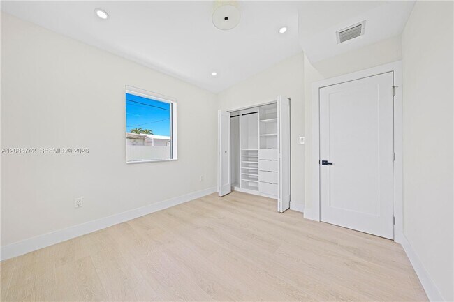 Building Photo - 11300 SW 43rd St