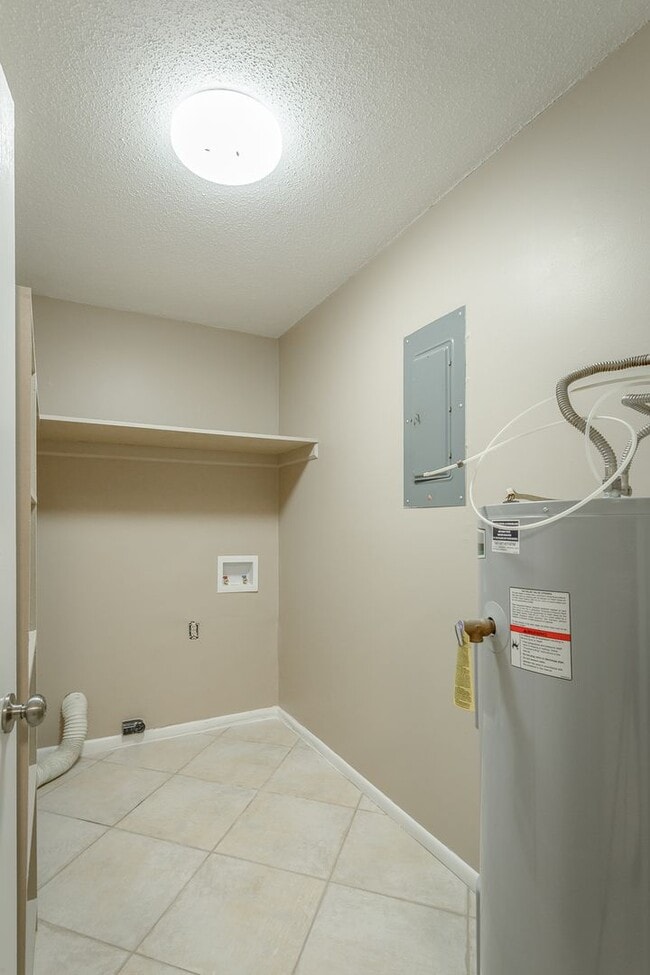 Building Photo - 741 S Germantown Cir