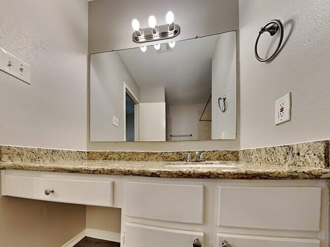 Building Photo - 4930 Vancouver Blvd